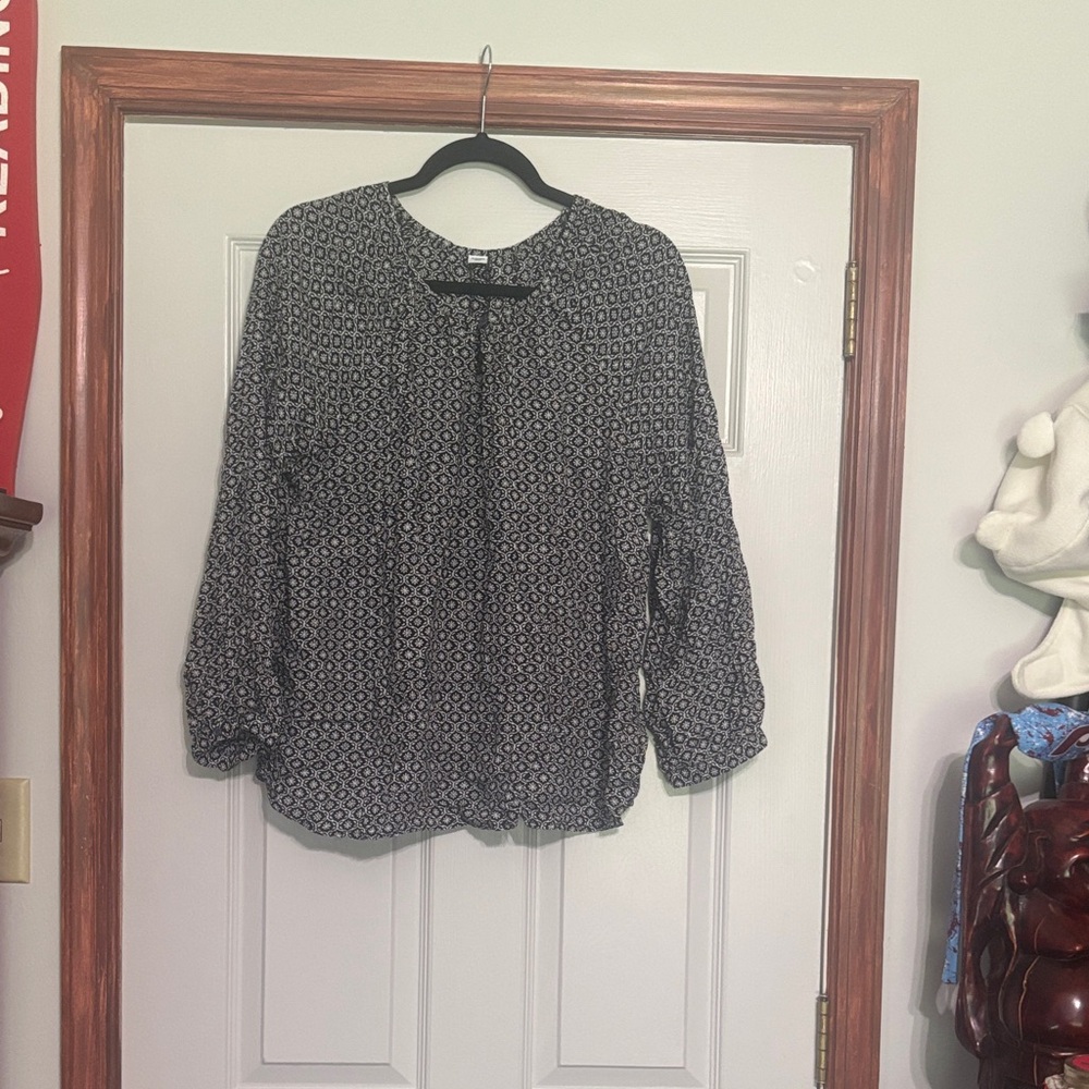 Old Navy Monochrome Patterned Blouse